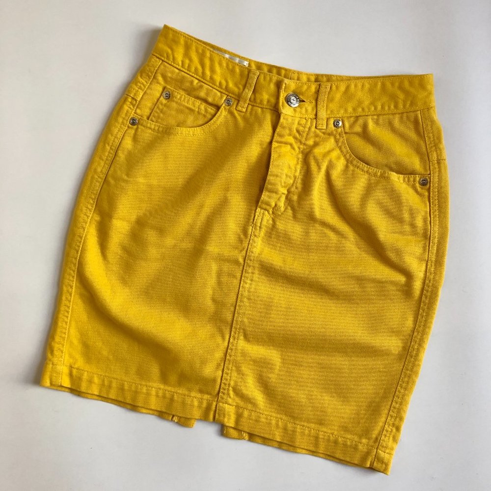 DKNY JEAN SKIRT IN YELLOW